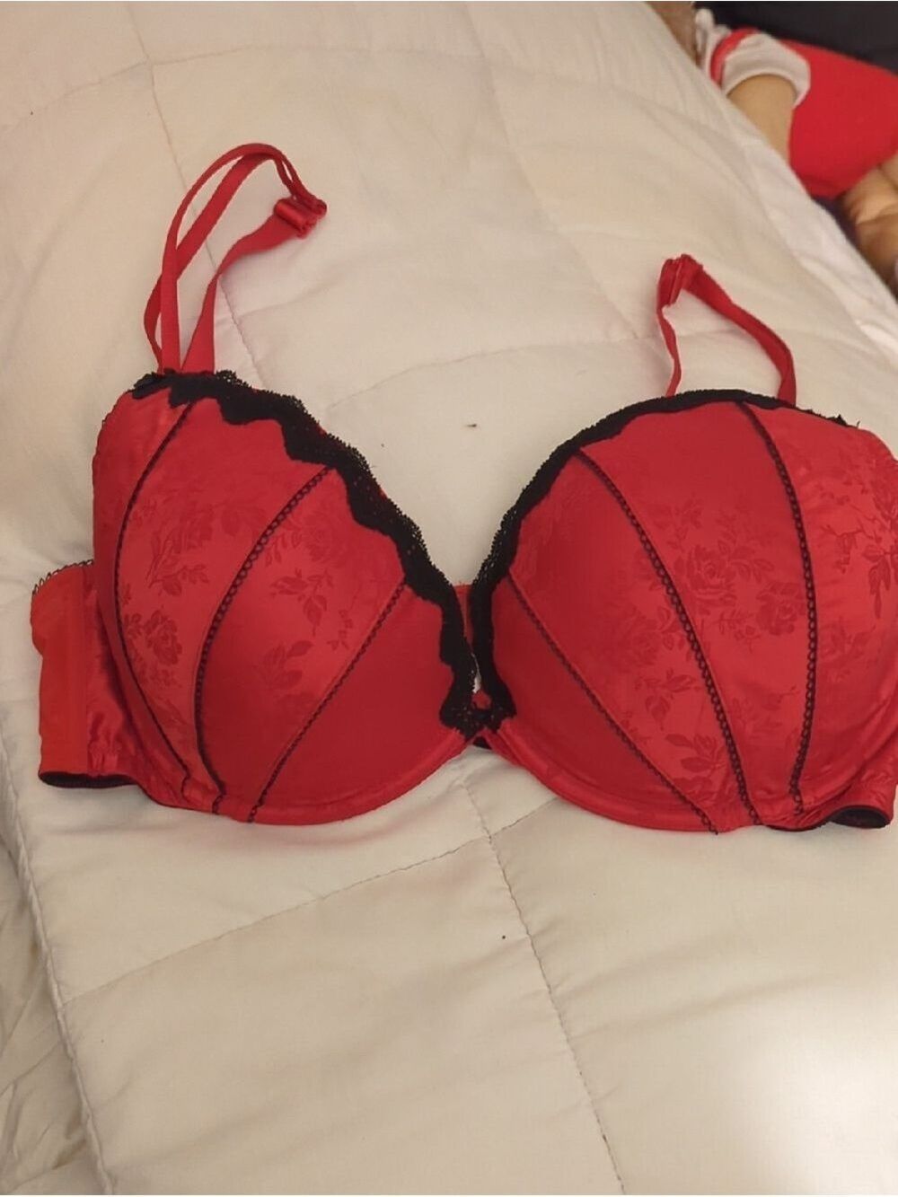 Lane Bryant Cacique: Red w/ Black Lace Trim Jacquard Style Bra Size 42DD-NWOT - Picture 2 of 11